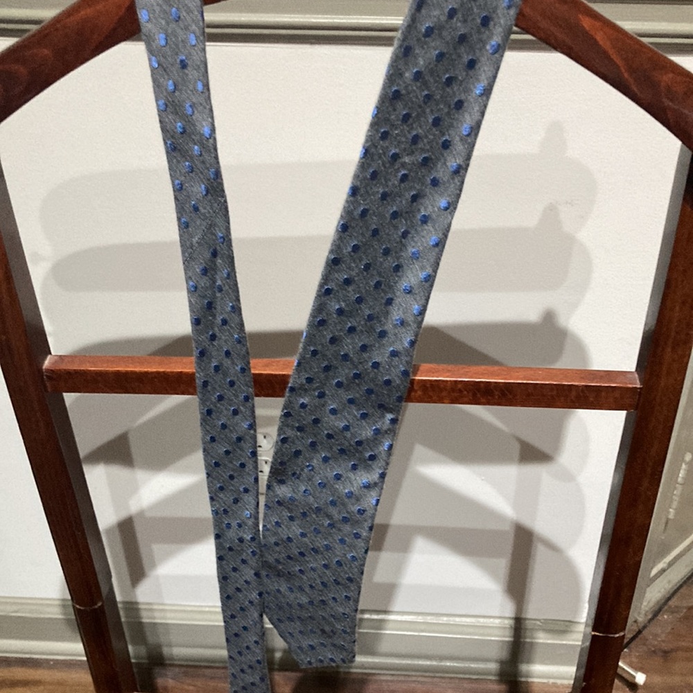 Murano men’s 3” tie gray with blue polka dots;Purchased at Dillards rarely worn.
